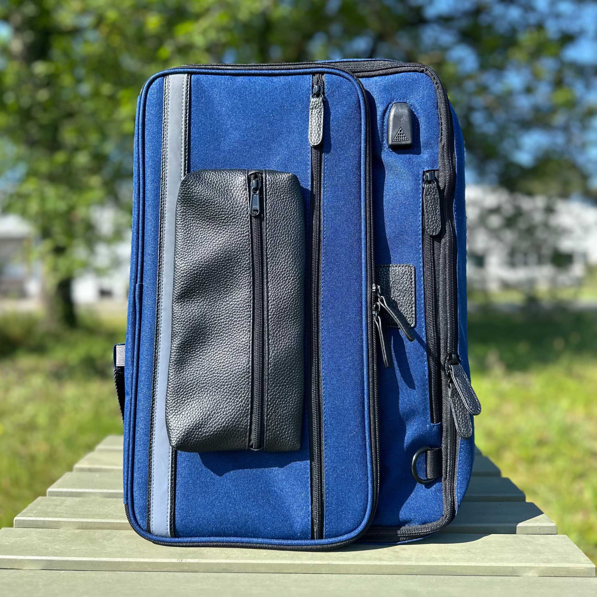 OUESSANT Convertible Medical Backpack - Navy / Black