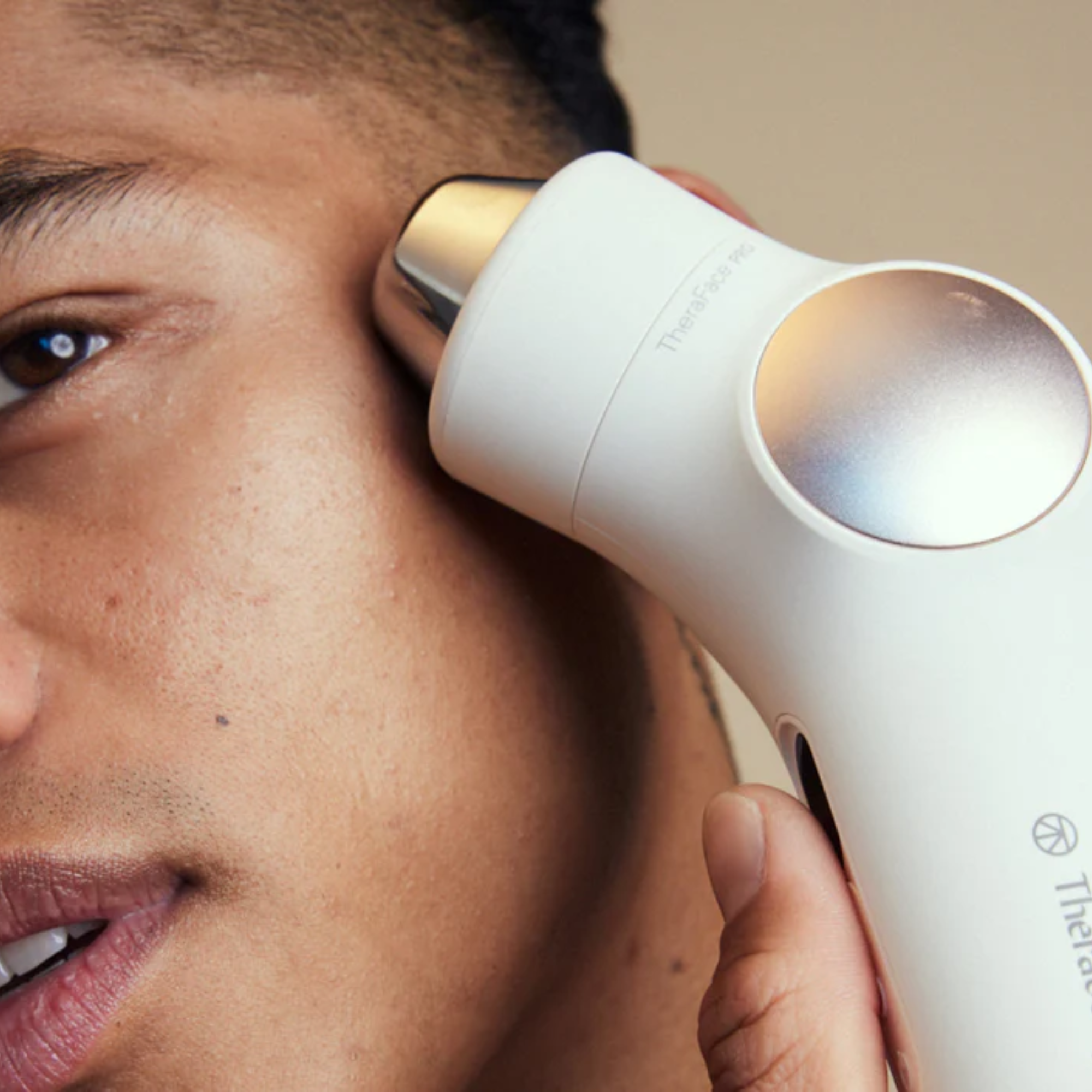 TheraFace PRO - soin du visage - luminothérapie LED - 2 coloris - Therabody