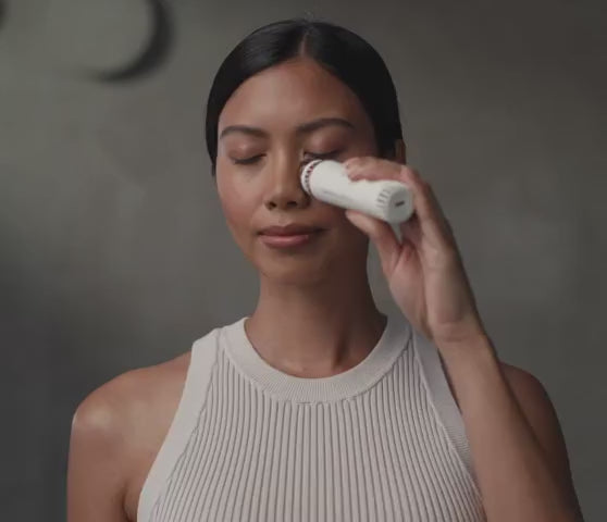 Charger la vidéo : TheraFace Depuffing Wand - soin du visage - chaud/froid - 2 coloris - Therabody